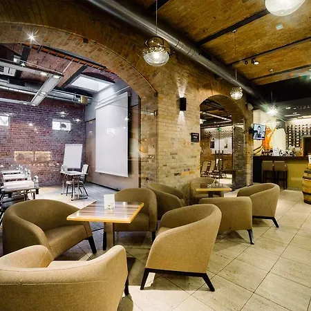 Q Grand Cru Szálloda