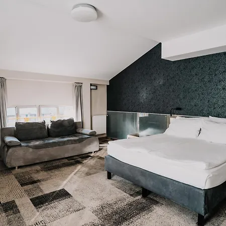 Q Grand Cru Hotel